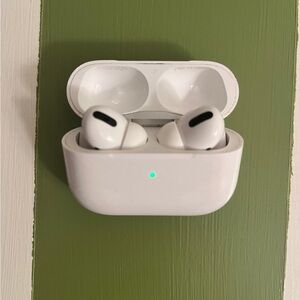 Air pod pro (1st gen)